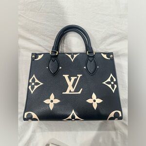 ✖️SOLD✖️Louis Vuitton LV Onthego PM bag tote black beige